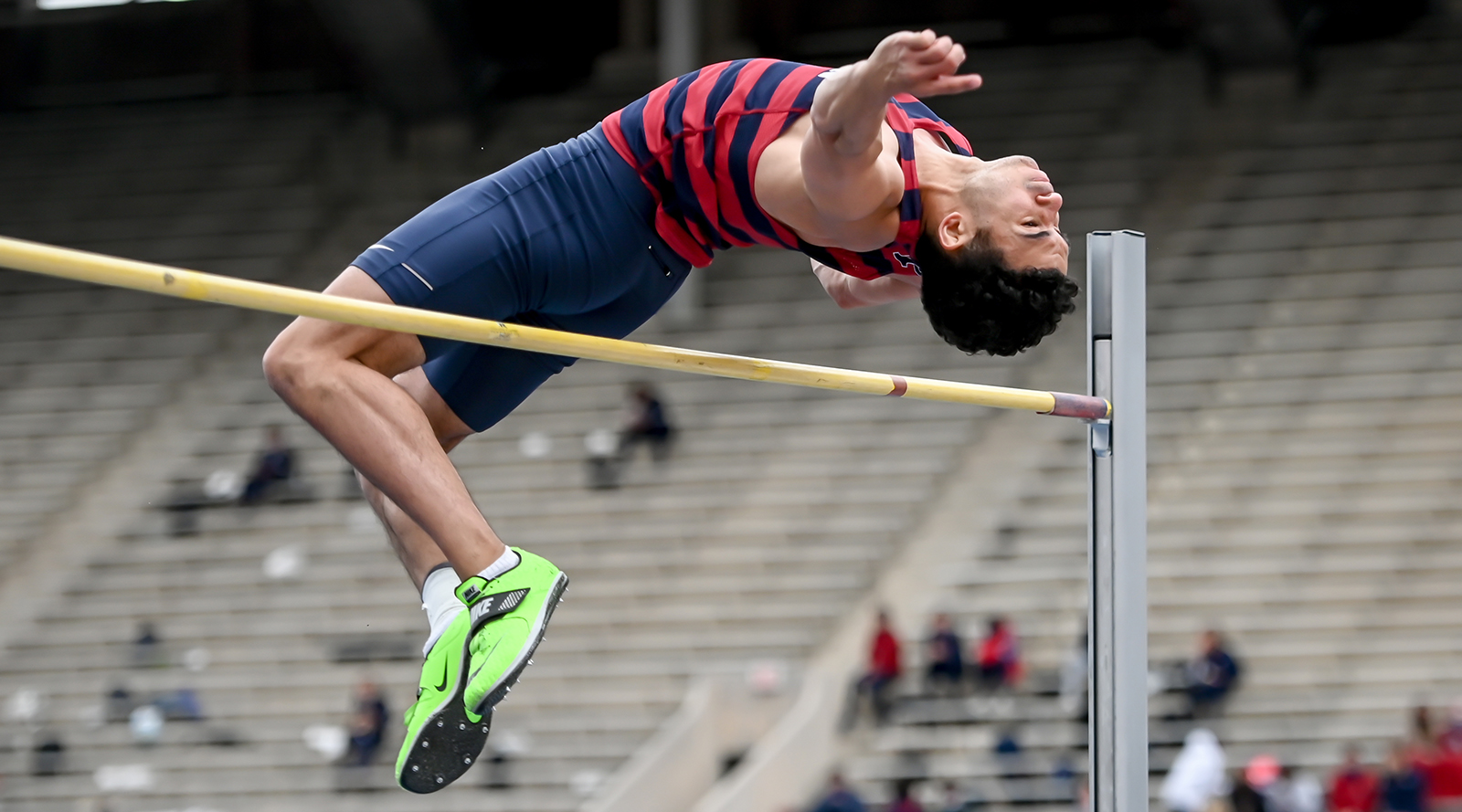 https://d336bgvfypm3we.cloudfront.net/uploads/Quaker-Invitational-TF-7029-1-mobile.jpg
