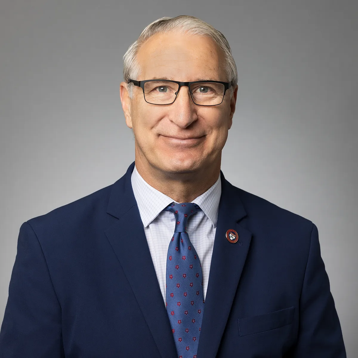 A portrait of Andrew Hoffman, dean of the School of Veterinary Medicine at the University of Pennsylvania.