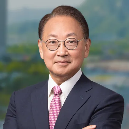 A portrait of Ilho Yoo, G’87, President of the Penn Club of Korea​.